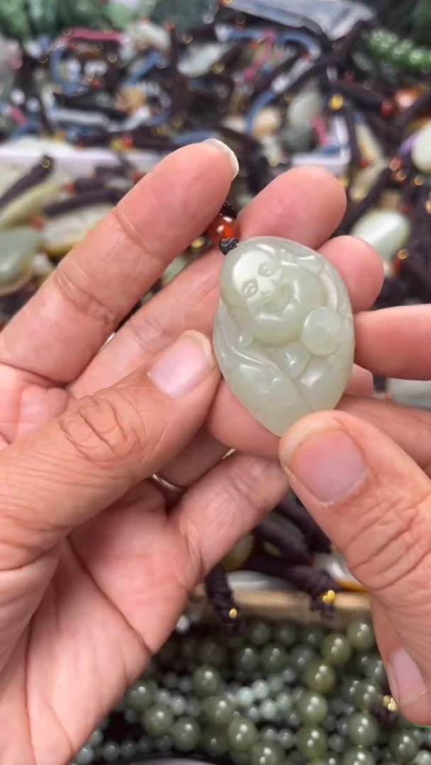 【闪购商品】和田玉颈饰未镶嵌多样性发货没有证书拍一发一有瑕