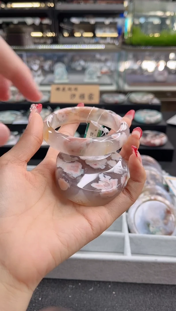 未镶嵌手镯石英质玉六*六圈口（赠品镯心）