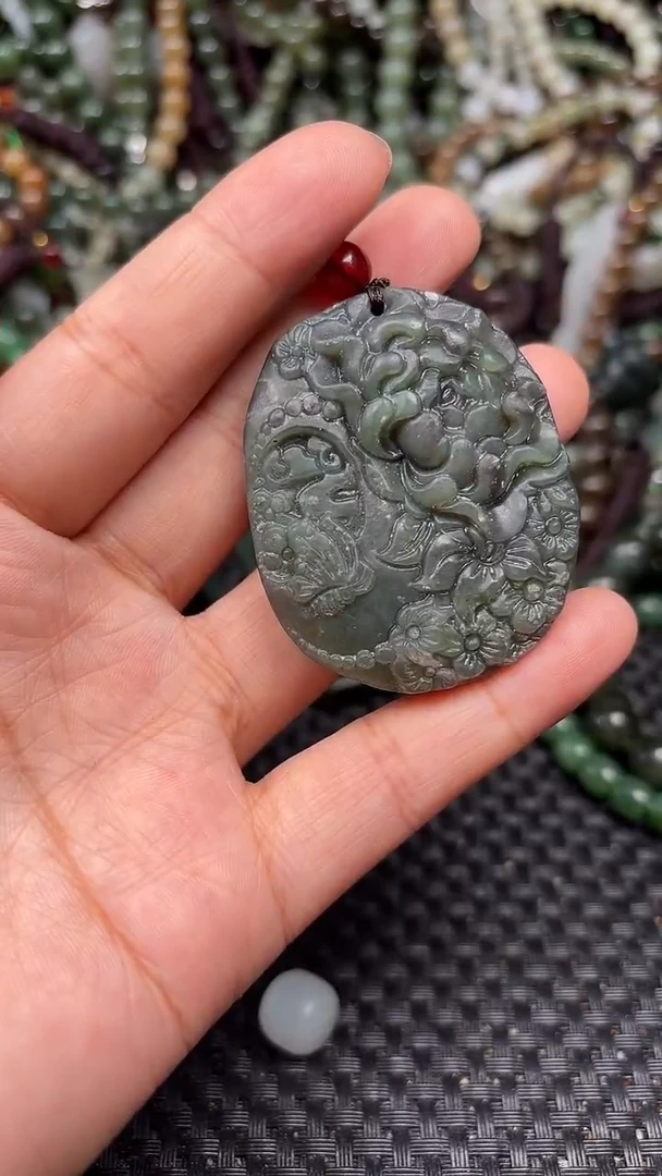 和田玉未镶嵌颈饰1