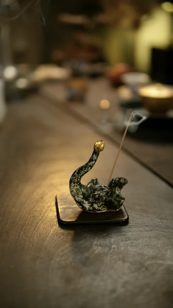 阿眠    张小恒陶泥岩釉天鹅香插