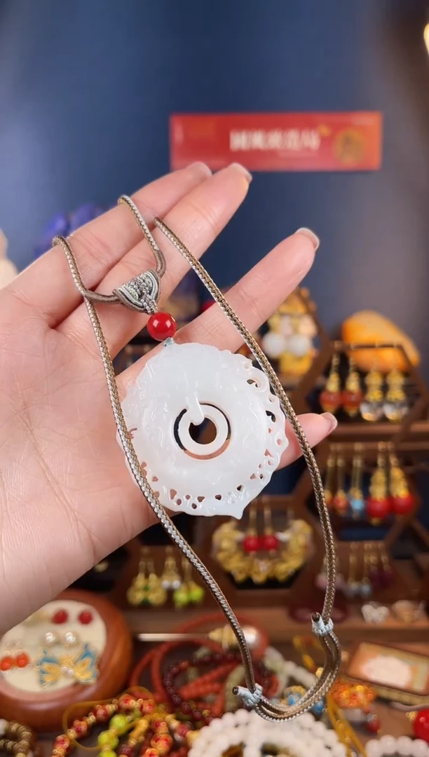 未镶嵌和田玉挂件，把件