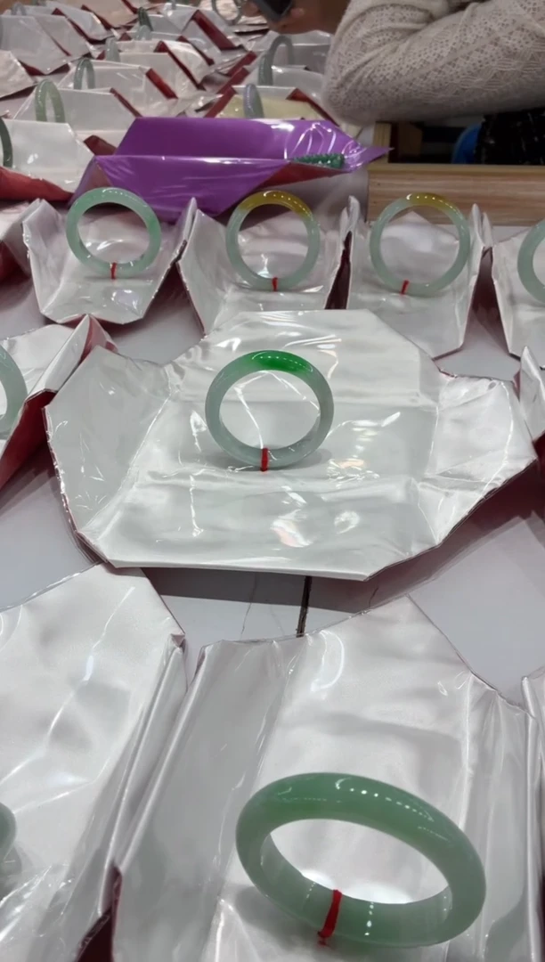 未镶嵌翡翠手镯定制翡翠意向金2w