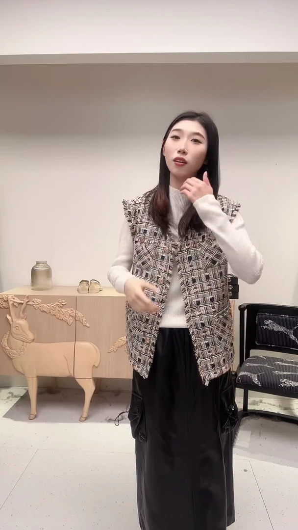 格纹轻奢小香风马甲