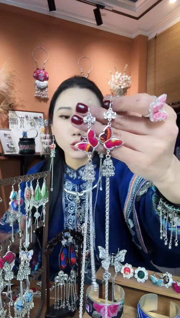 【闪购商品】刺绣纯手工民族风耳环