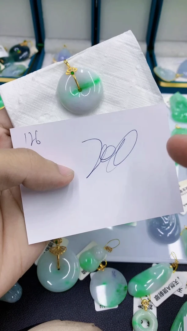 颈饰18K金镶嵌翡翠1111111