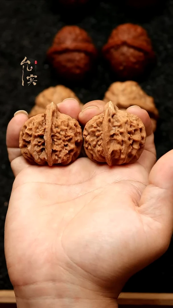 把件桃核鸭***大天地文玩核桃