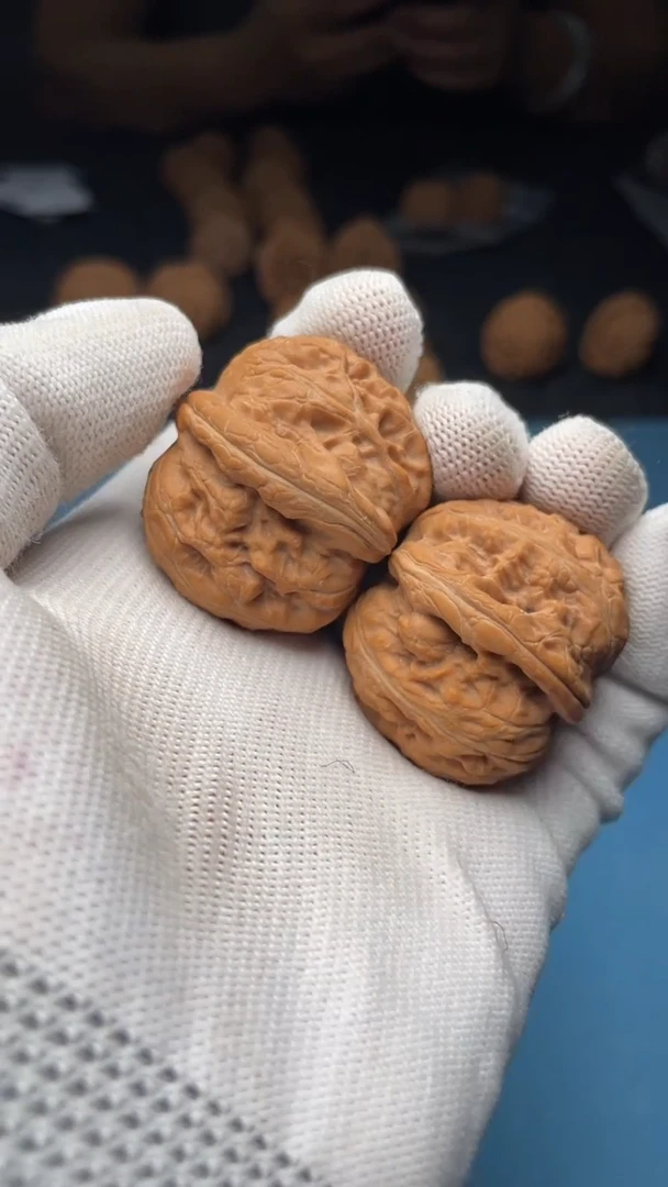 桃核把件真**恒a136   元宝  38尺