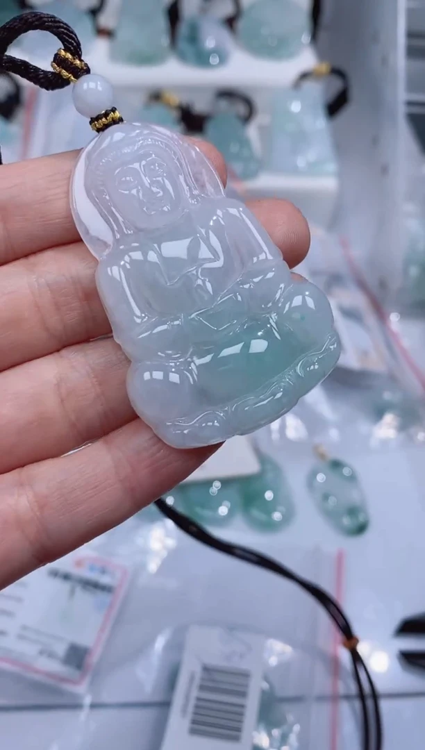 颈饰未镶嵌翡翠吊坠