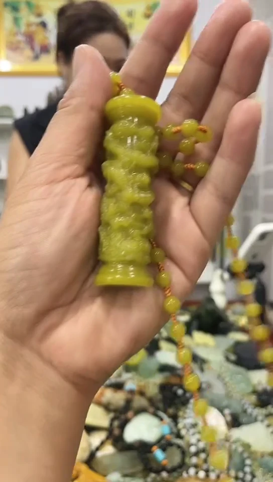 蛇纹石玉未镶嵌挂件