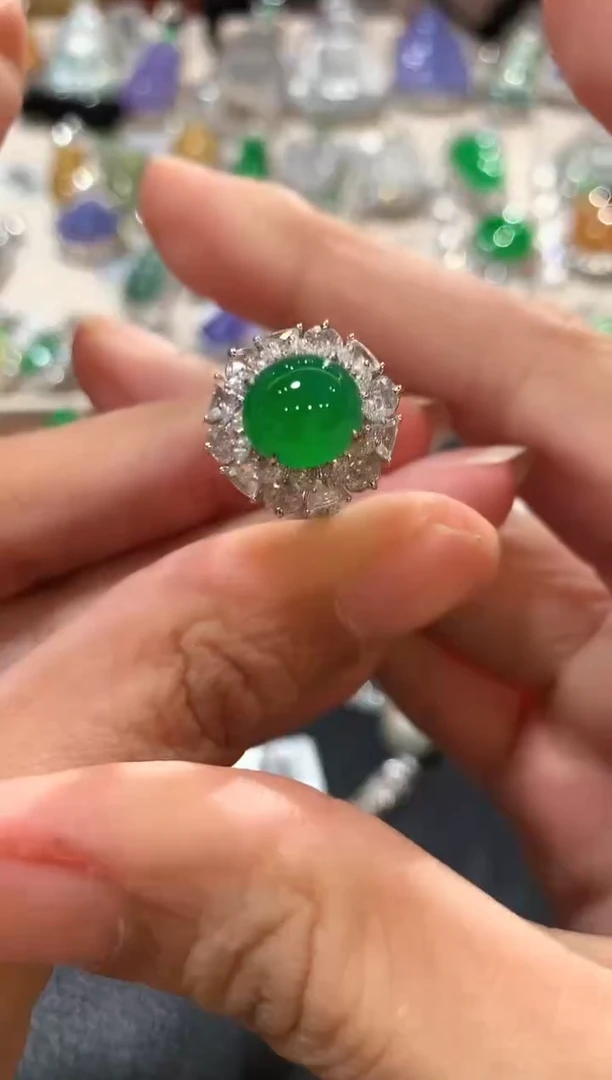 18K金镶嵌戒指翡翠m76