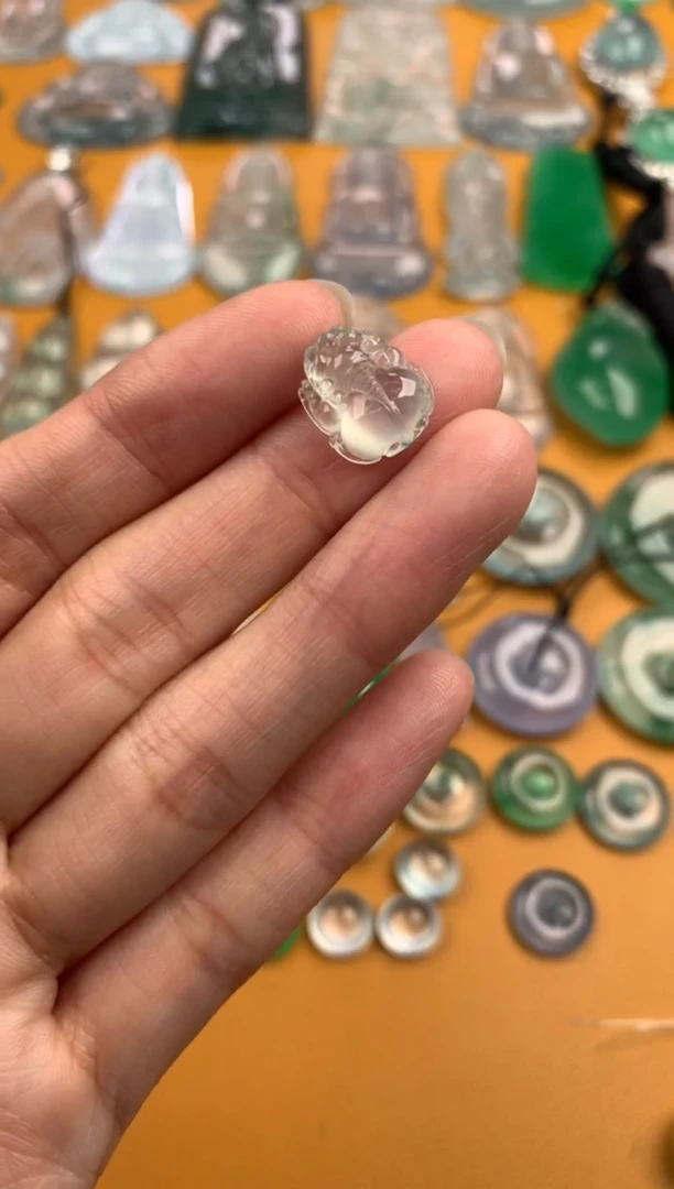 颈饰未镶嵌翡翠12.9-11-5.6