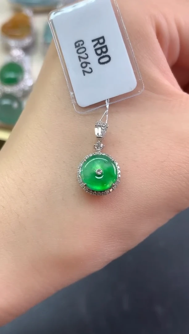 吊坠(不含链)18K金镶嵌翡翠吊坠(不含链)|6800