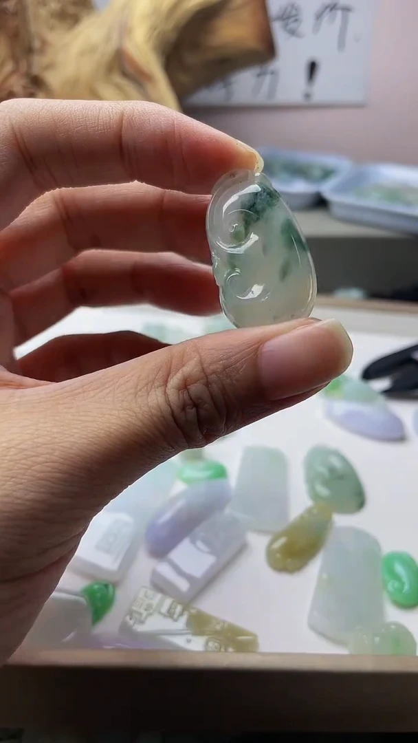 颈饰未镶嵌翡翠翡翠