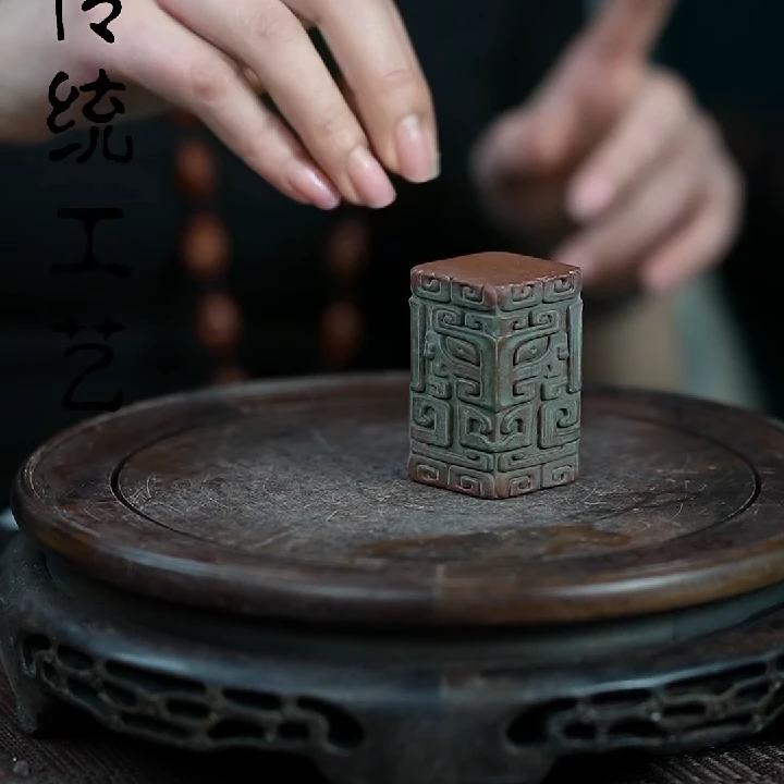 宜兴创意精美老紫泥盖至自用茶宠