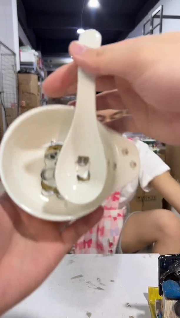 瓷片鲨鱼猫小碗加勺