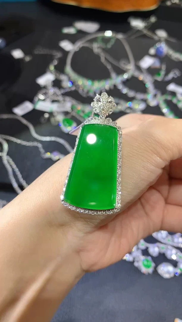 翡翠18K金镶嵌吊坠(不含链)245-无事牌