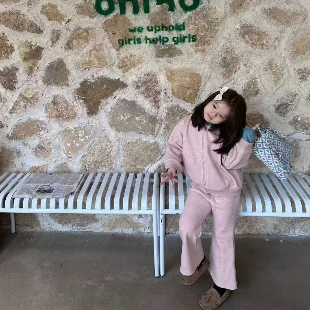 小思家2025冬季新款韩版休闲风连帽卫衣外套微喇裤女童粉色套装