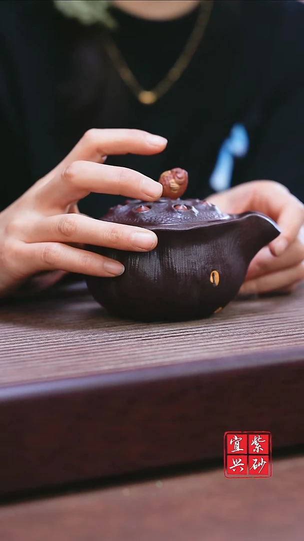 宜兴原矿紫砂   高货蓬头手抓