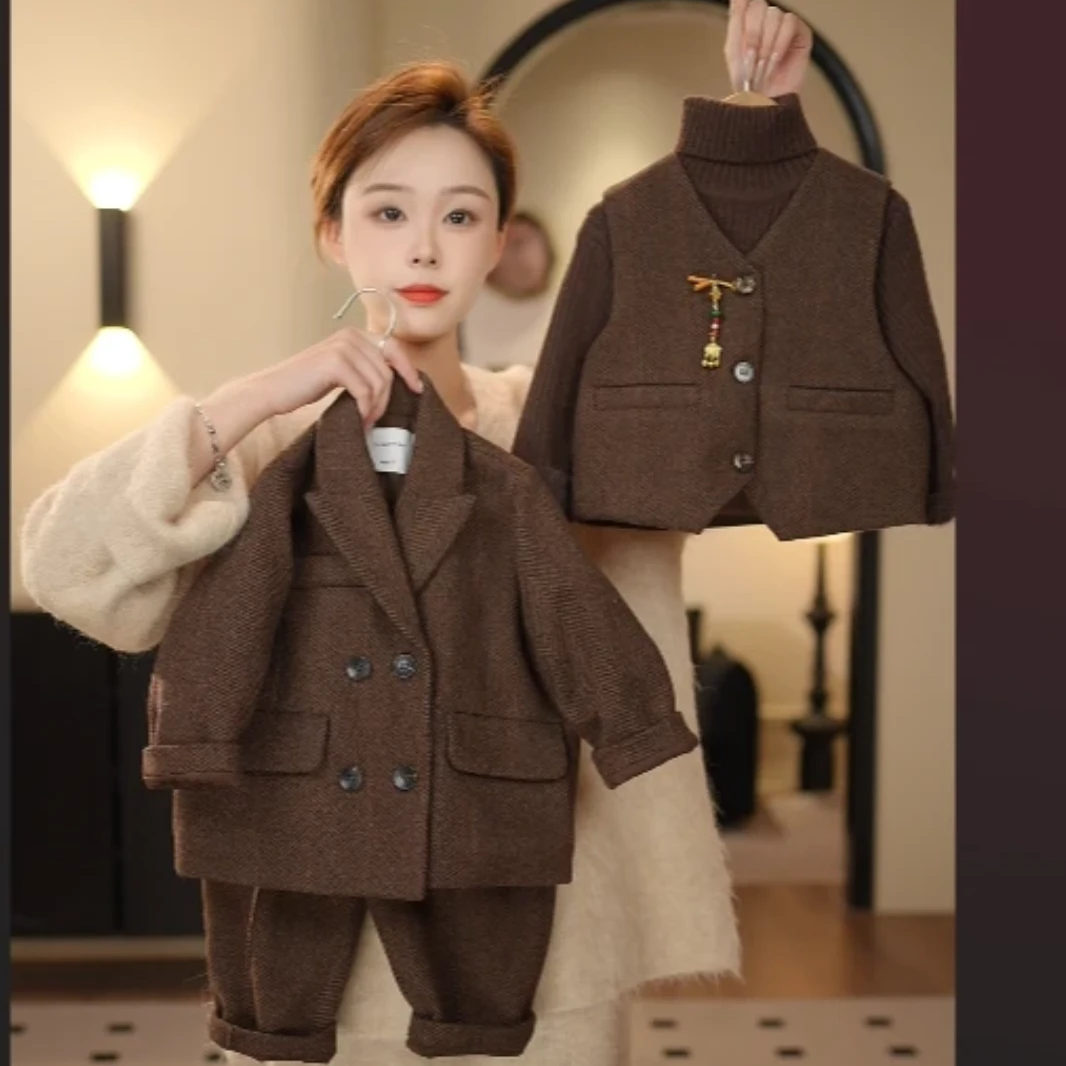 2025冬季新品萌娃穿搭加厚男女童棉服英伦西装套装25328