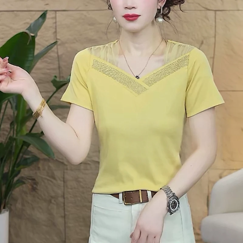 【歌莱图】2025夏季时尚显瘦洋气方领蕾丝边纯色T恤8525