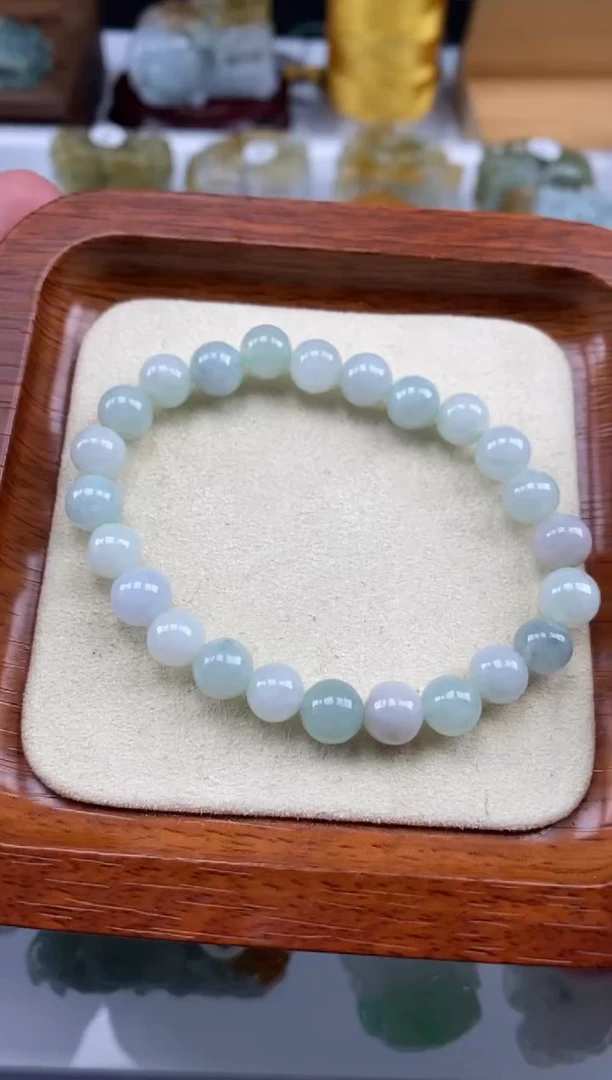 颈饰未镶嵌翡翠珠子