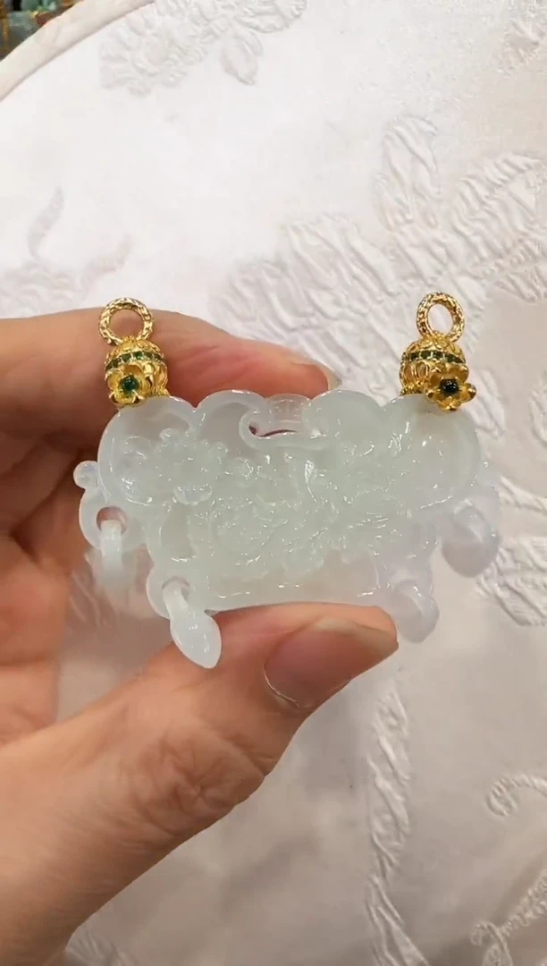 翡翠未镶嵌颈饰国风