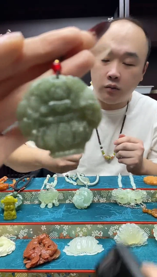 未镶嵌岫玉吊坠·