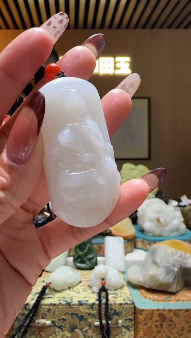 颈饰未镶嵌和田玉J