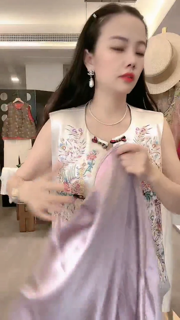 闪电购粉紫色裙子