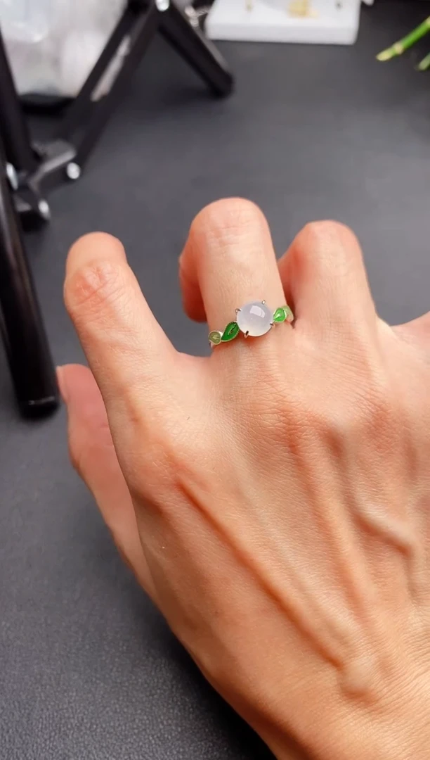 【闪购商品】翡翠戒指银S925镶嵌缅甸天然A货翡翠111   4-8