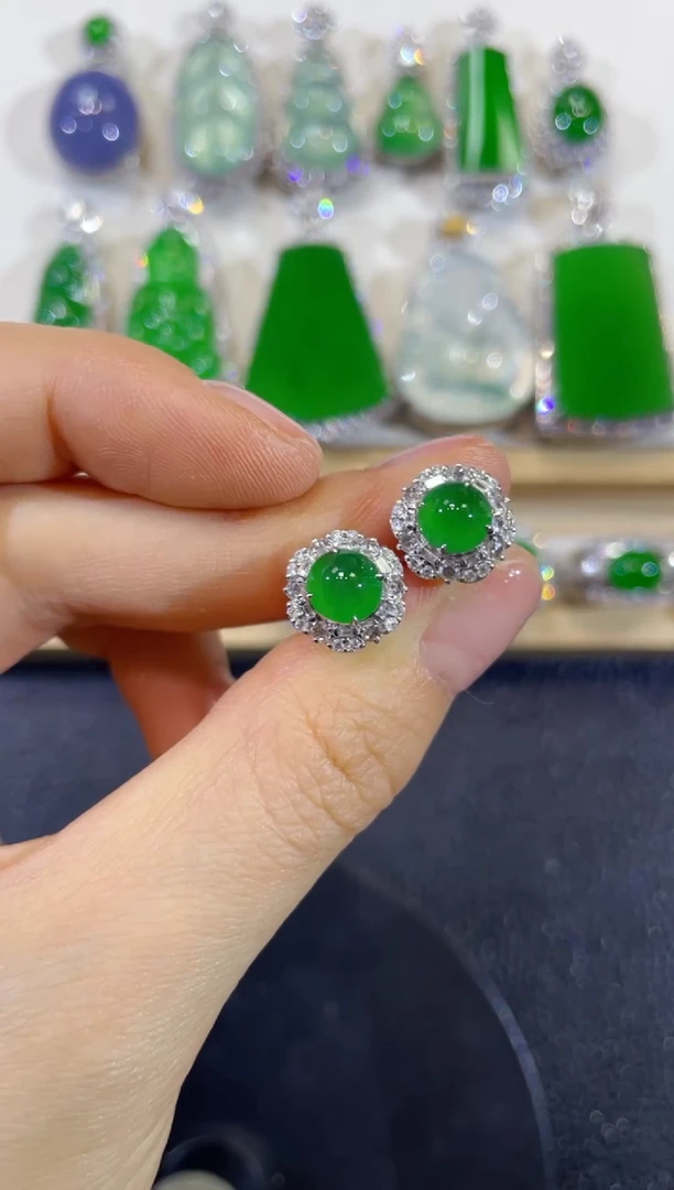 颈饰18K金镶嵌翡翠团购1