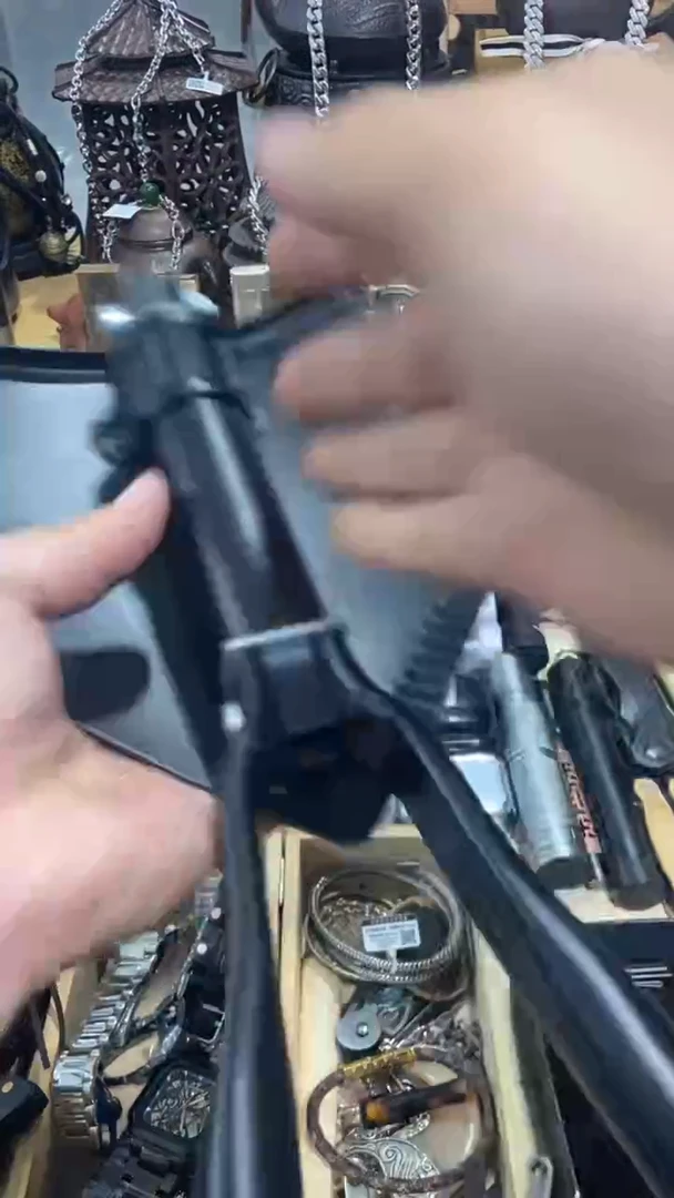 瓷片闪购商品  如图所示