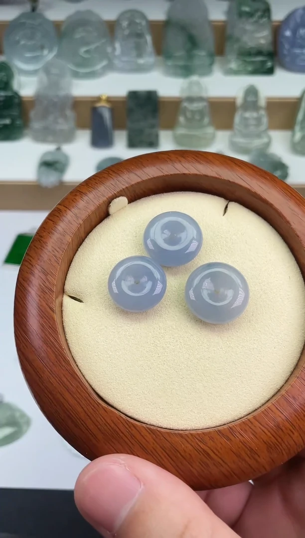 颈饰未镶嵌翡翠挂件