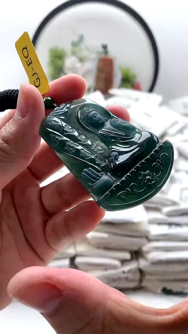 颈饰未镶嵌翡翠阿弥陀佛