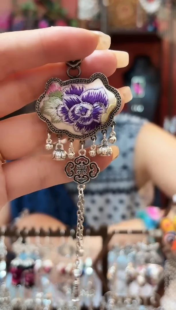 织绣云织谣民族风精美饰品137