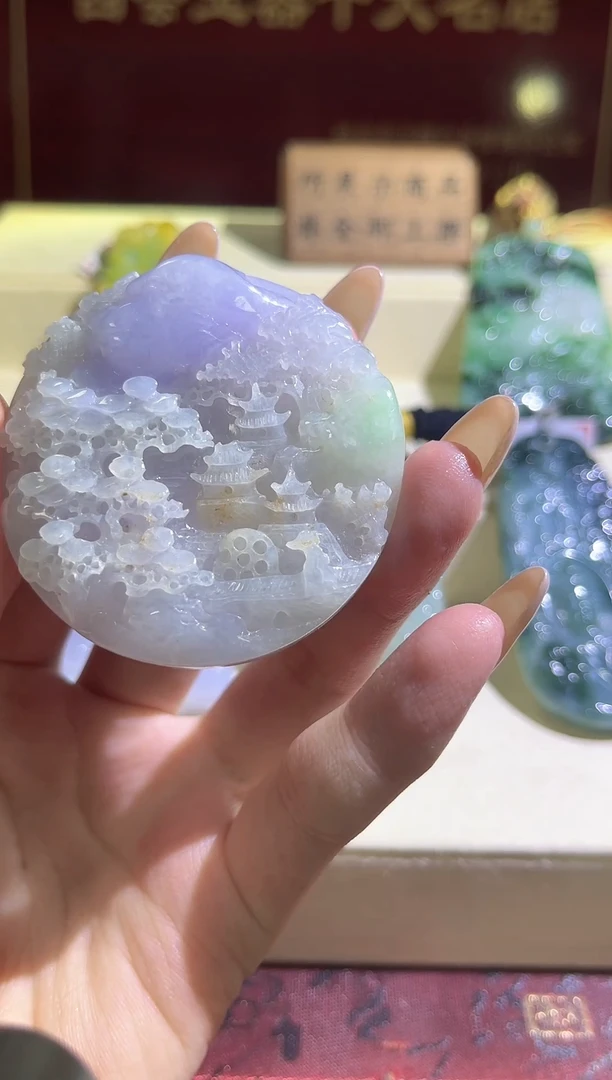 翡翠未镶嵌颈饰MFC072987