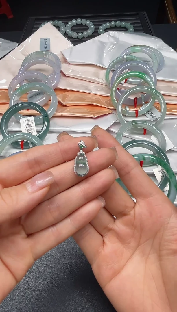 吊坠(不含链)18K金镶嵌翡翠久甜翡翠珠宝缅甸翡翠A货葫芦