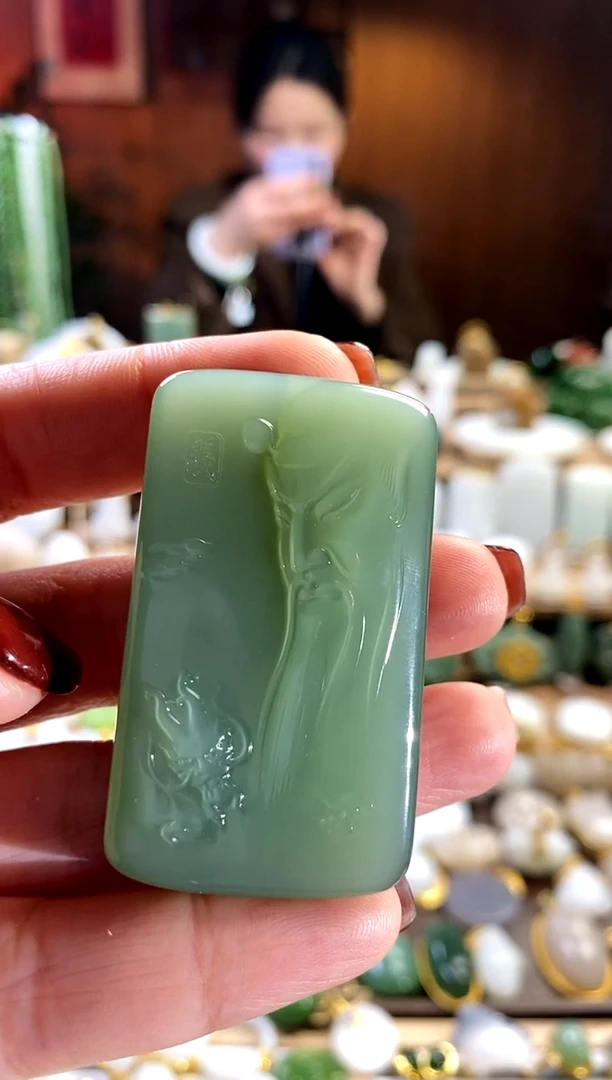 【闪购商品】和田玉吊坠未镶嵌。