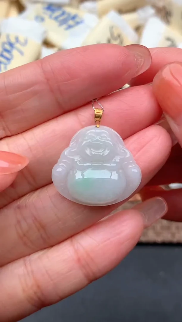 18K金镶嵌挂件翡翠1