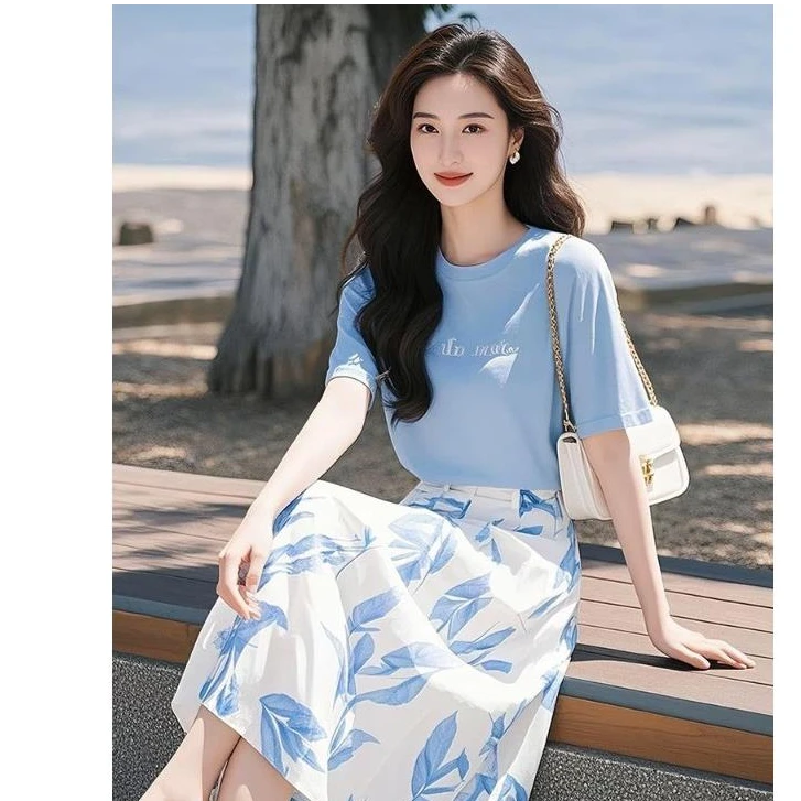 2025年超火夏季多巴胺穿搭配一整套减龄时尚连衣裙子气质两件套女