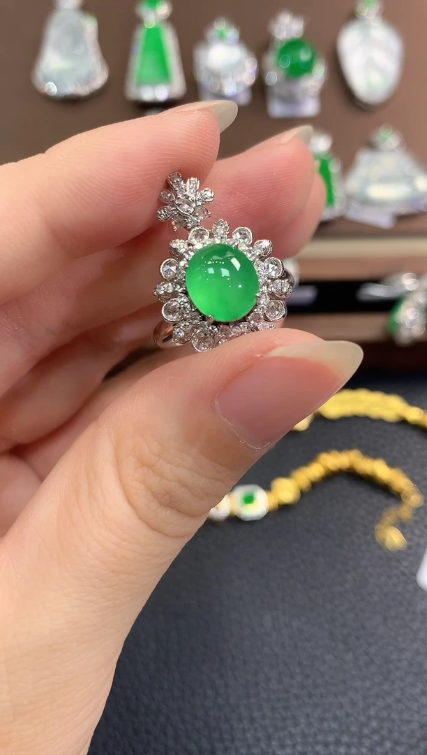 翡翠戒指18K金镶嵌春日珠宝 B67