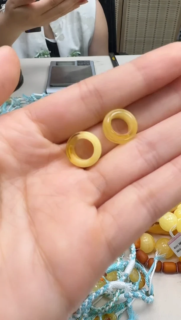 未镶嵌琥珀裸石同款发货