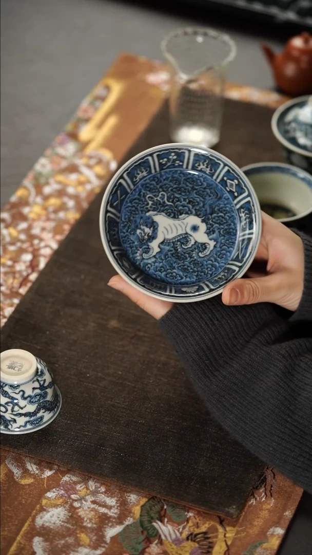 博泥幻化狮子壶承