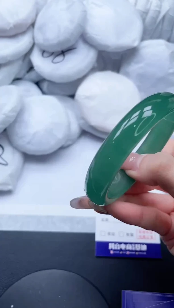 【闪购商品】石英质玉手镯未镶嵌19L300-54