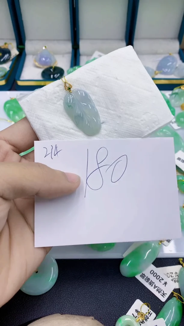 颈饰18K金镶嵌翡翠1111111