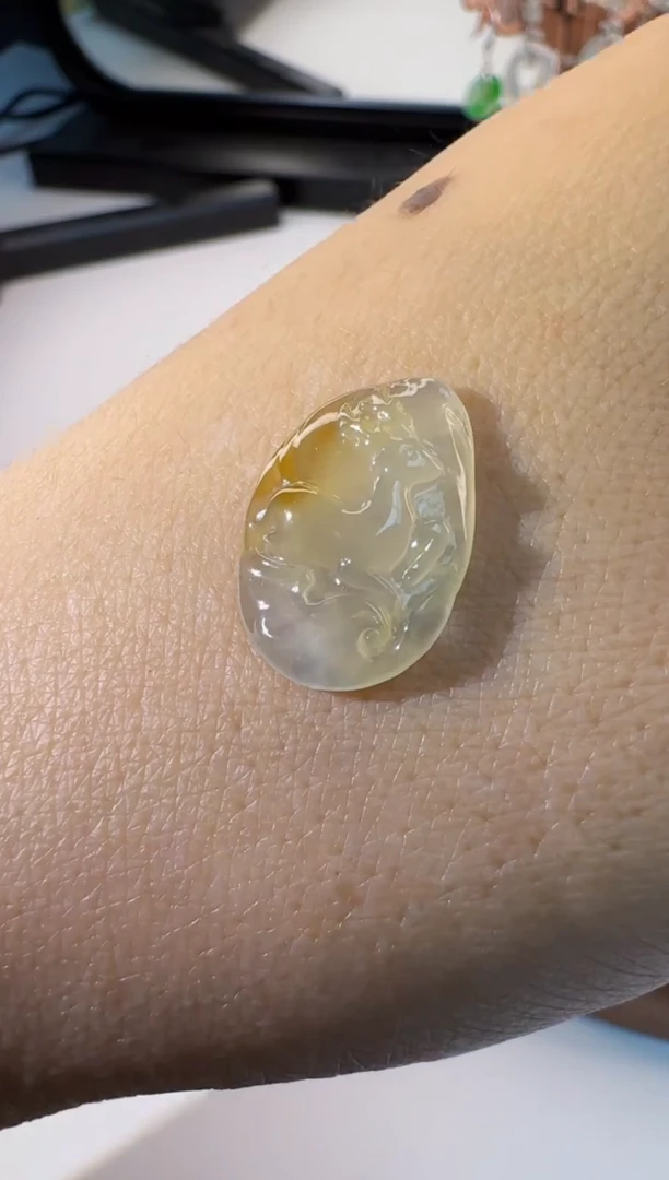 翡翠未镶嵌吊坠(不含链)缅甸A货翡翠