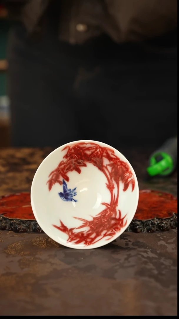 画堂春釉里红斗笠杯