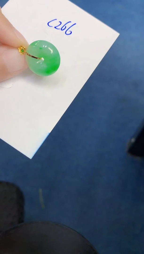 翡翠18K金镶嵌颈饰000000000