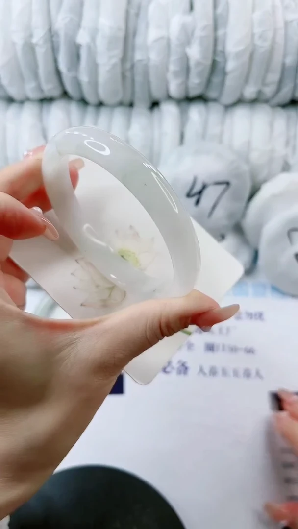 【闪购商品】石英质玉手镯未镶嵌1035054022-65