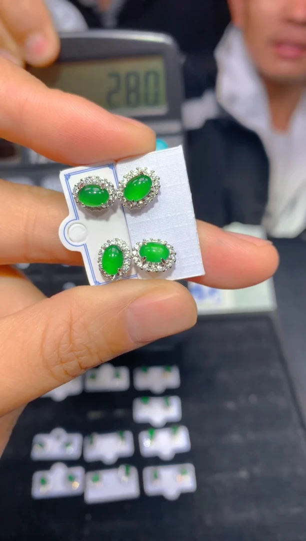 【闪购商品】定制翡翠未镶嵌10多样性发货（发其一）